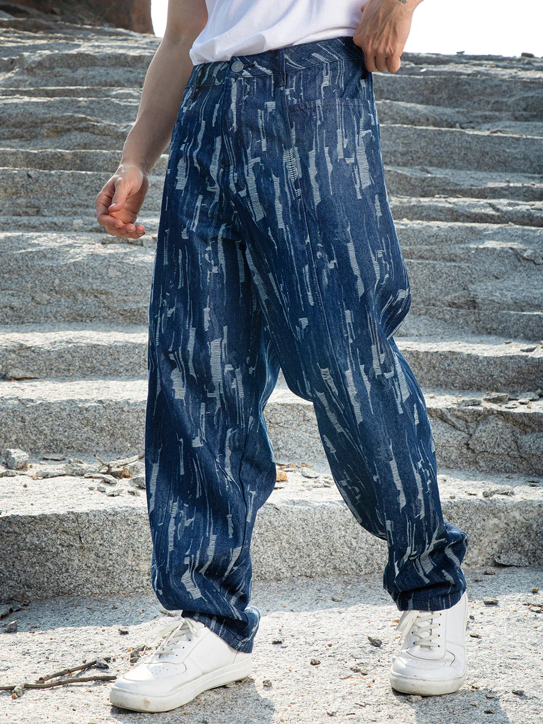 Textured Baggy Denim Jeans - Image 3