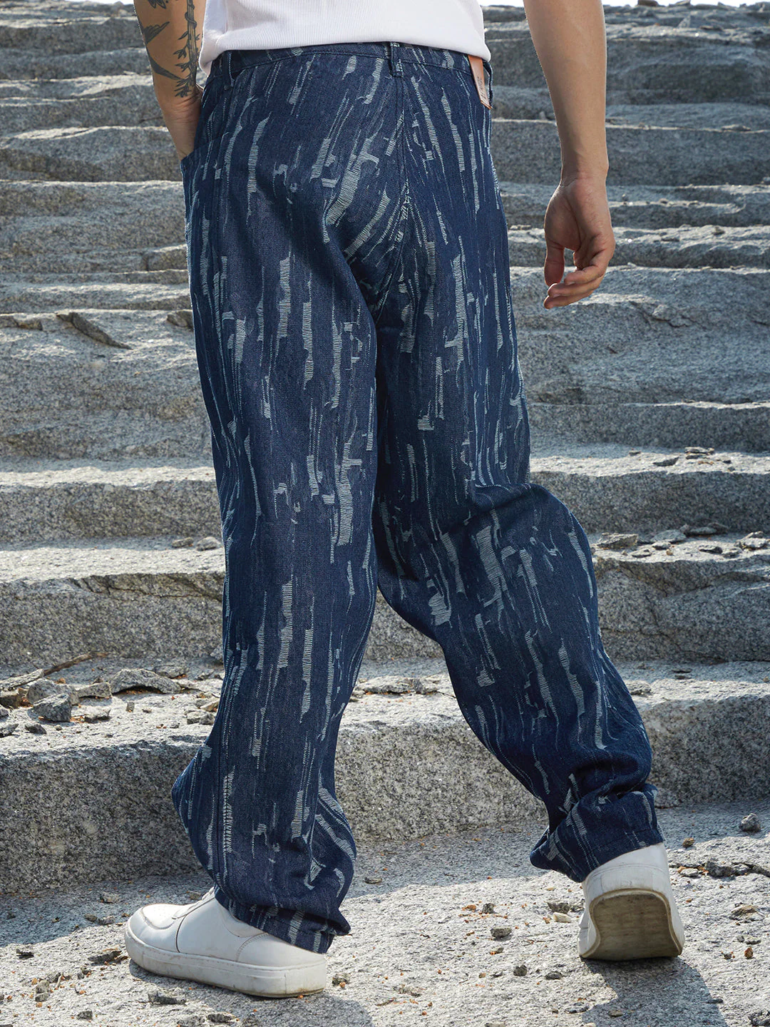 Textured Baggy Denim Jeans - Image 4