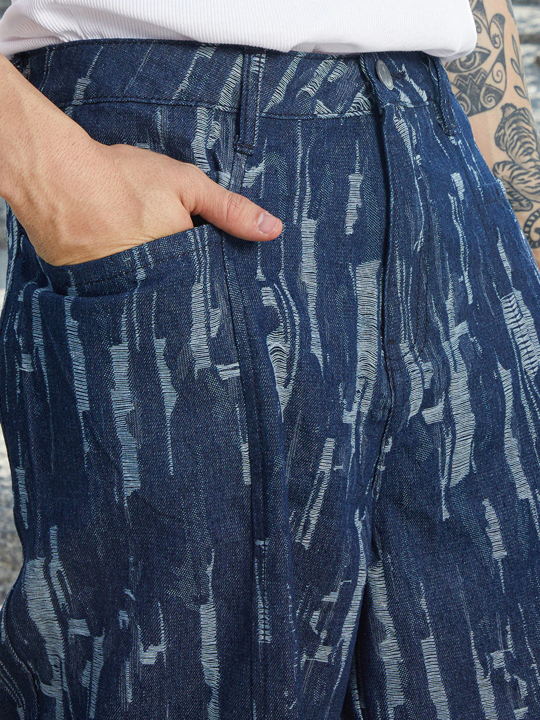 Textured Baggy Denim Jeans - Image 7