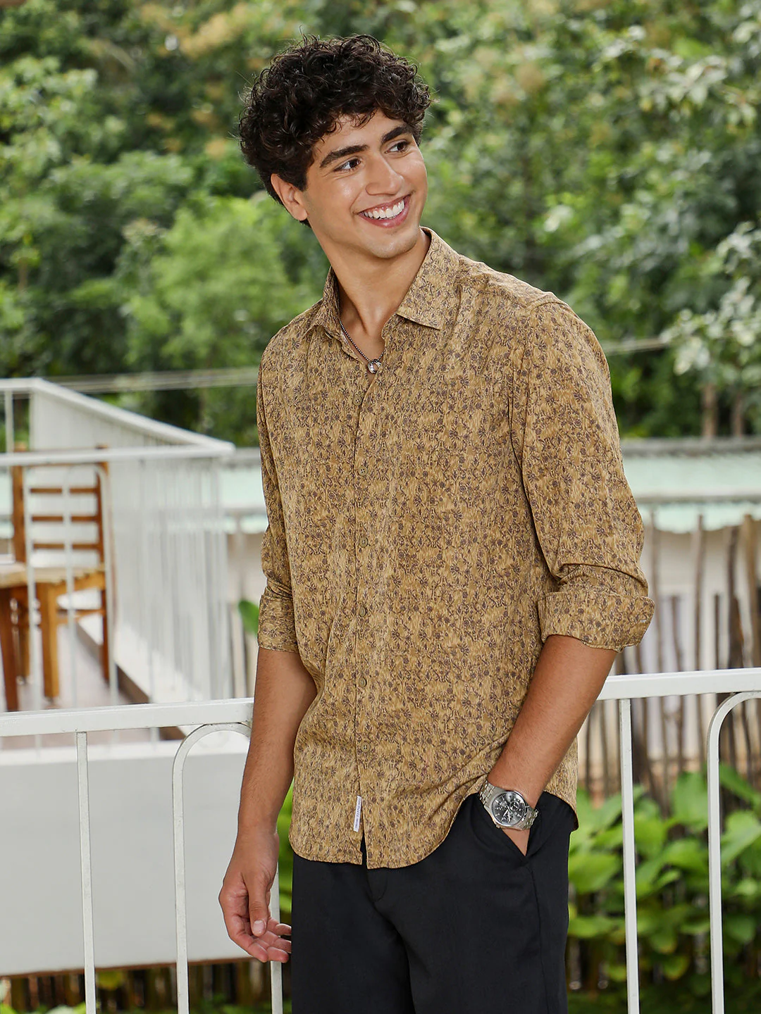 Indie Floral-Motif Imprint Shirt - Image 3
