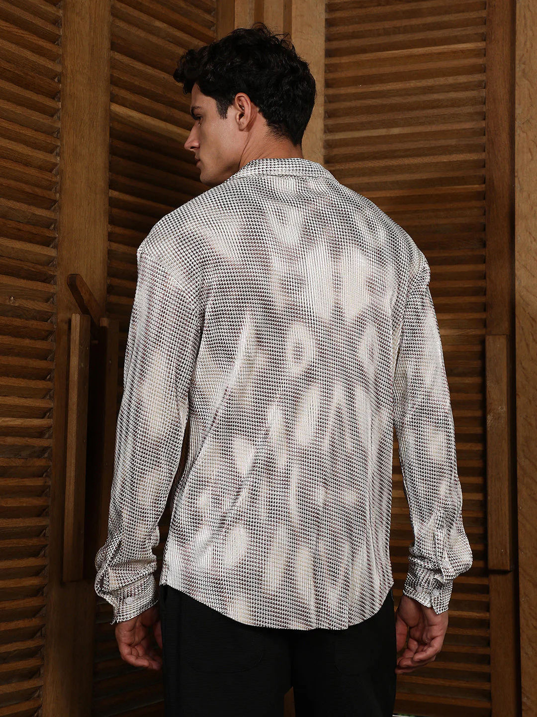 Off-White & Antique Gold Metallic Abstract-Gradient Pleated Shirt - Image 4
