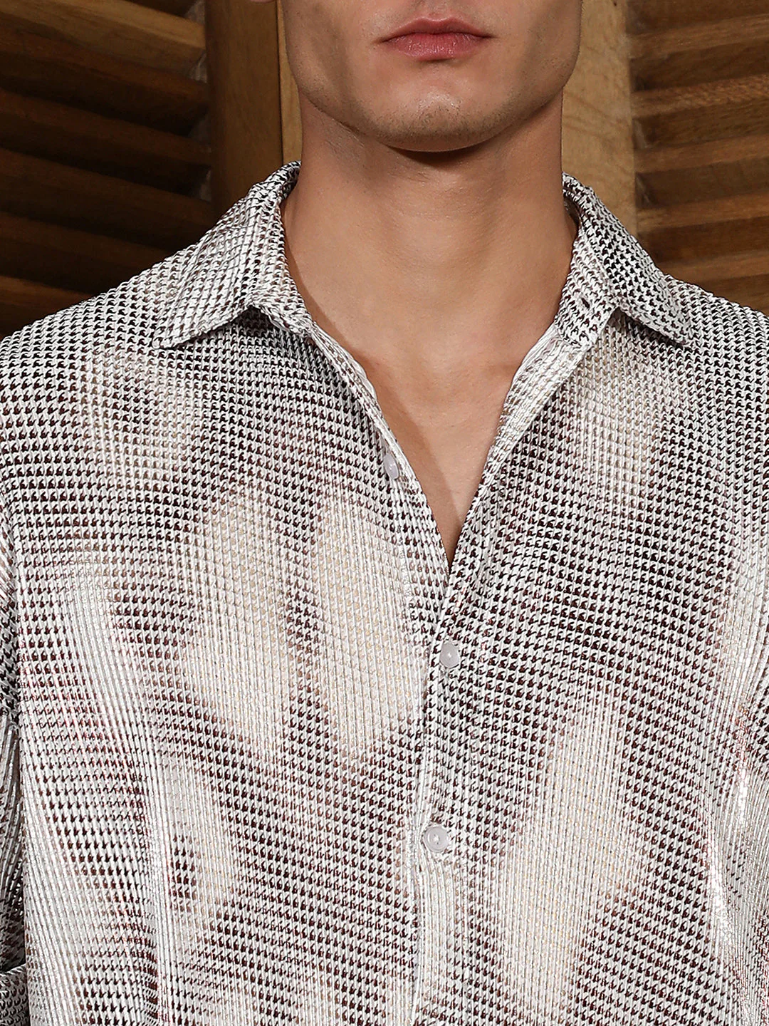 Off-White & Antique Gold Metallic Abstract-Gradient Pleated Shirt - Image 7