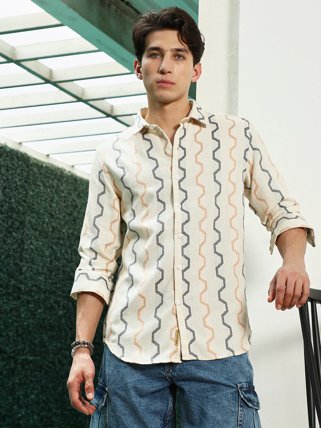 Off White Zigzag Pattern Full Sleeve Cotton Blend Shirt - Image 2