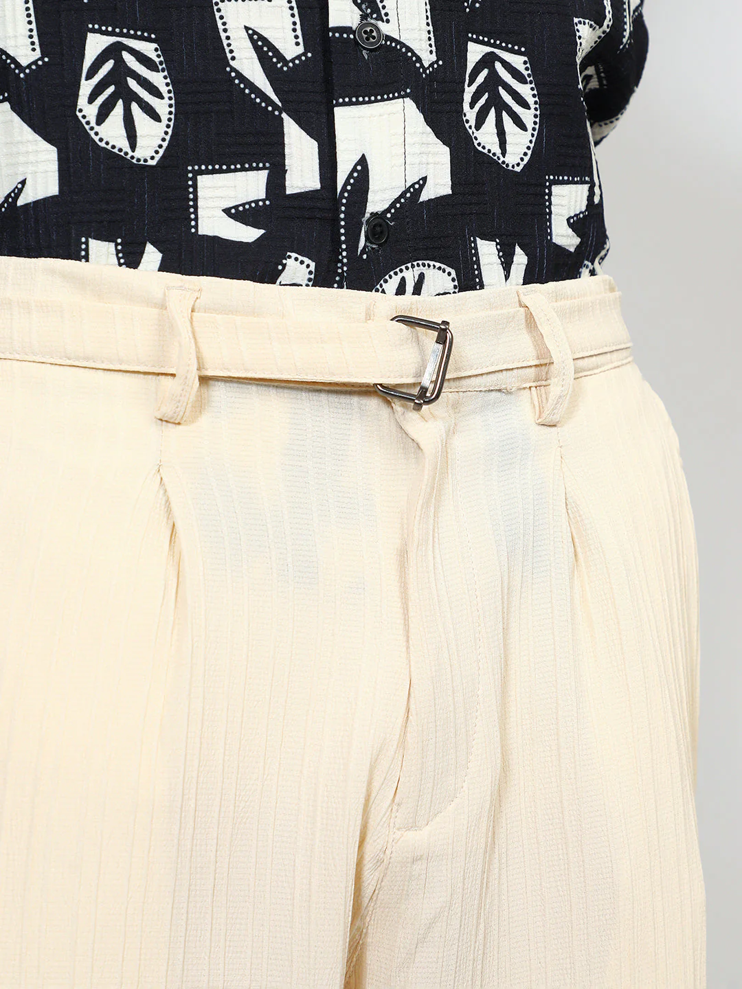 Lightweight - Textured Cuff-Hem Trousers - Image 7