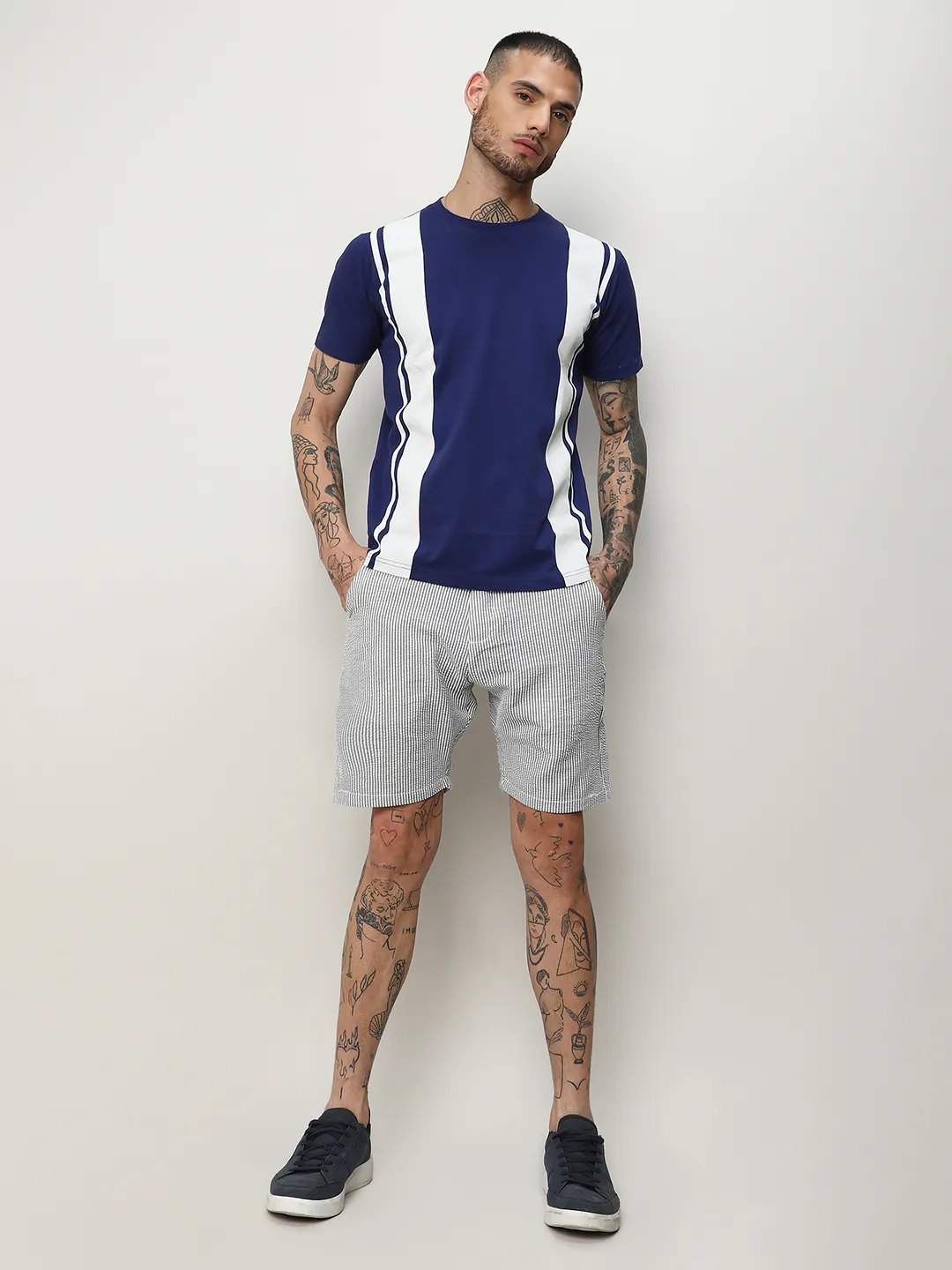 Vertical Contrast Panel T-Shirt - Image 5