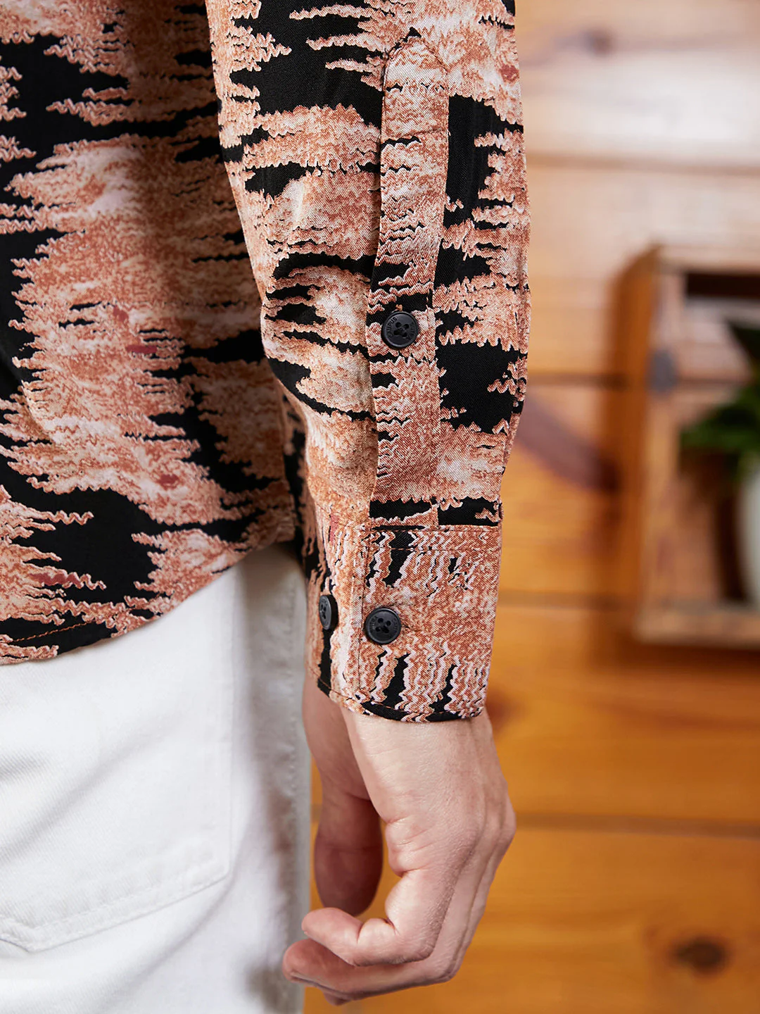 Contrast-Scuff Shirt - Image 8