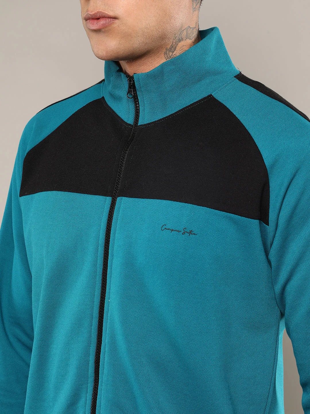 Zip-Front Jacket With Contrast Detail - Image 7