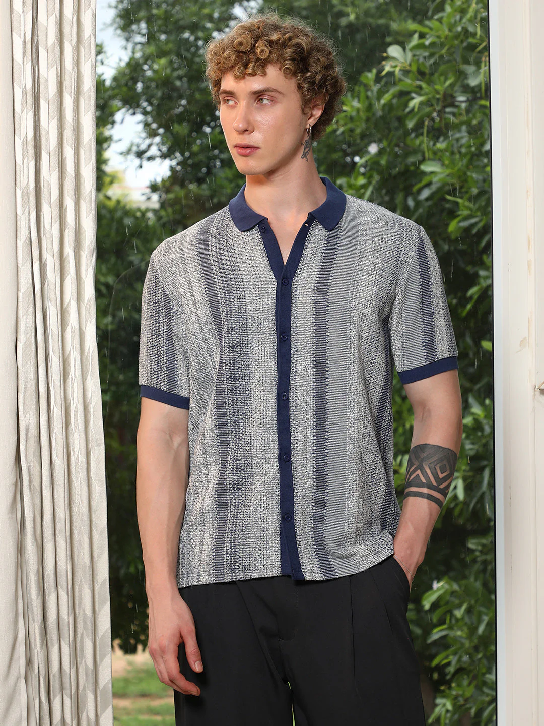 Textured Cotton Blend Cuban Collar Shirt With Vertical Stripes - Image 4