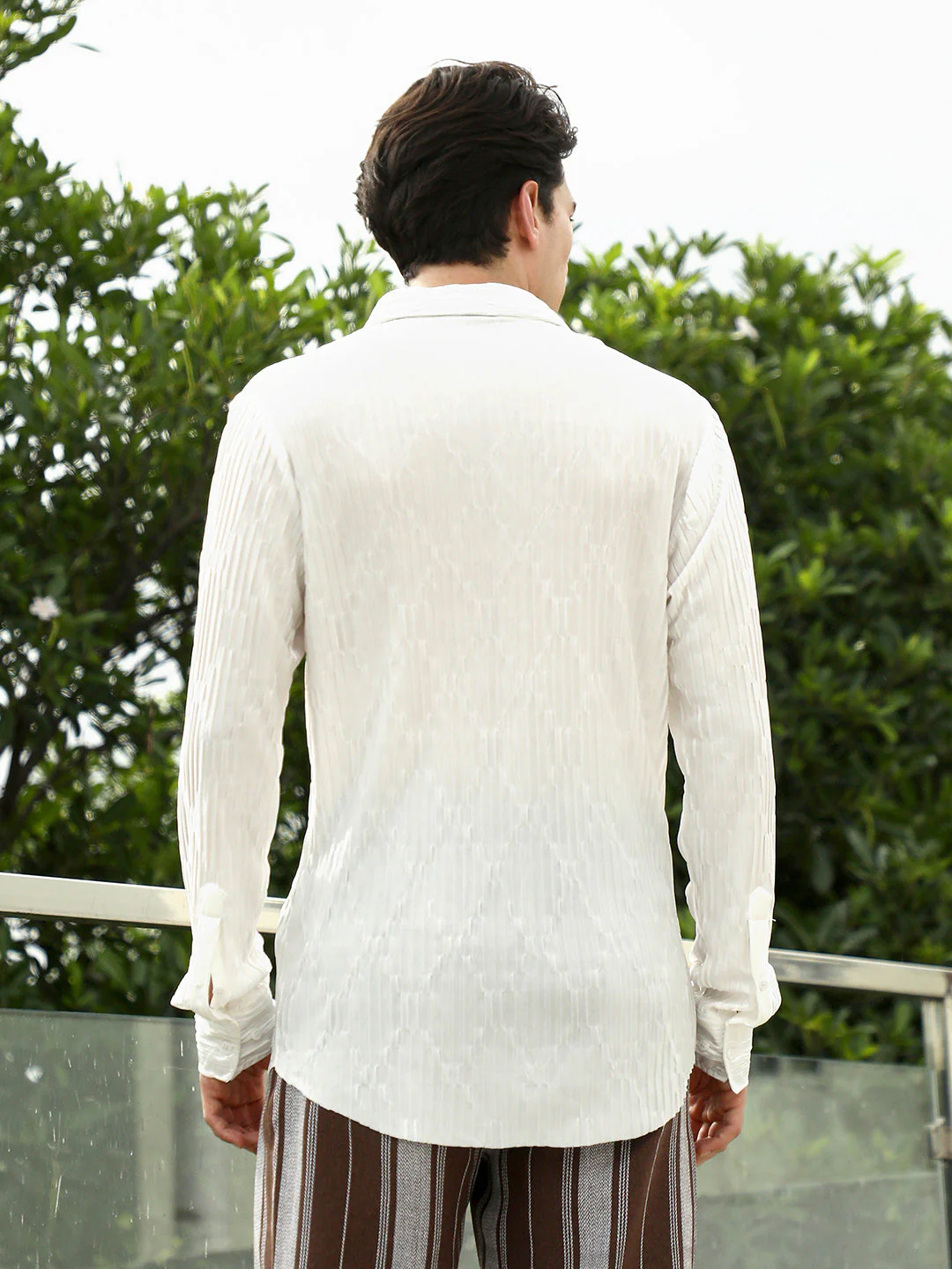 White Textured Slim Fit Shirt With Spread Collar - Image 4
