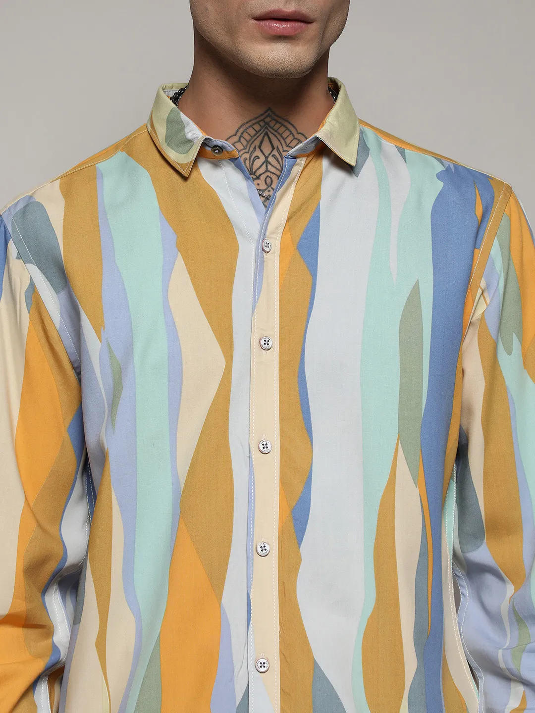 Contrast Abstract Print Shirt - Image 7