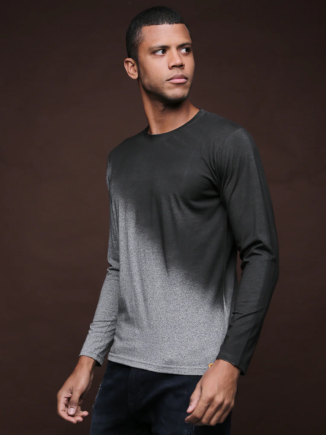Round Neck T-Shirt - Image 3