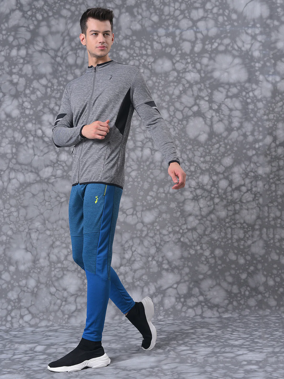 Solid Stylish Casual & Sports Tracksuit - Image 3