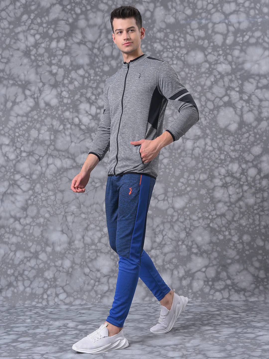 Solid Stylish Casual & Sports Tracksuit - Image 4