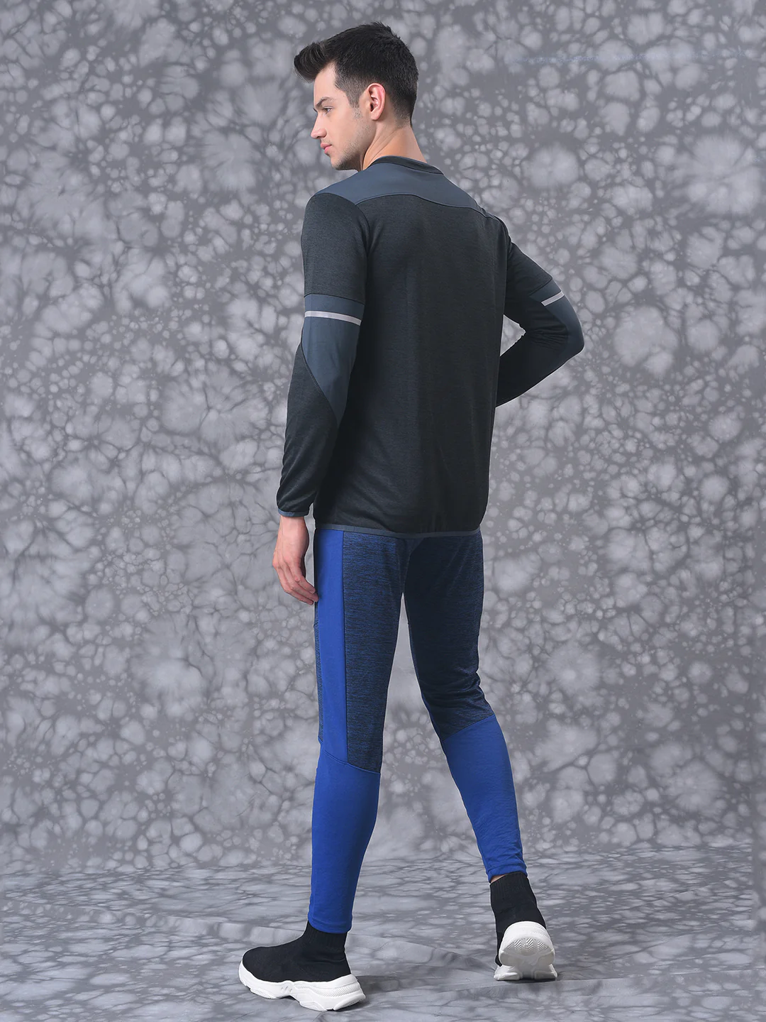 Solid Stylish Casual & Sports Tracksuit - Image 5