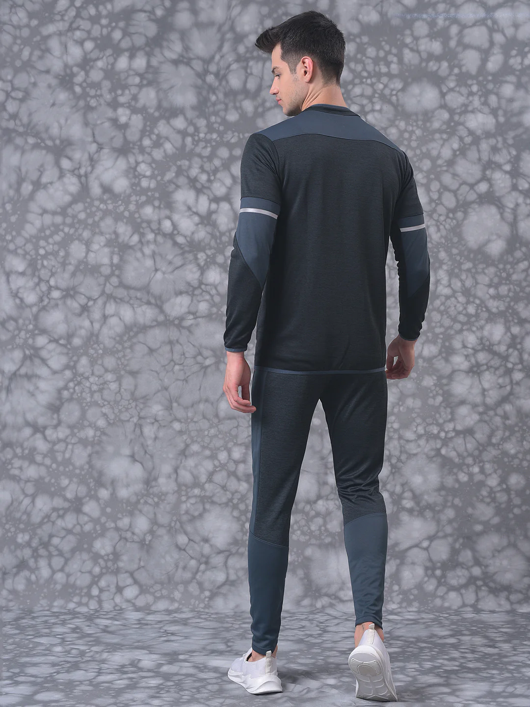 Solid Stylish Casual & Sports Tracksuit - Image 4