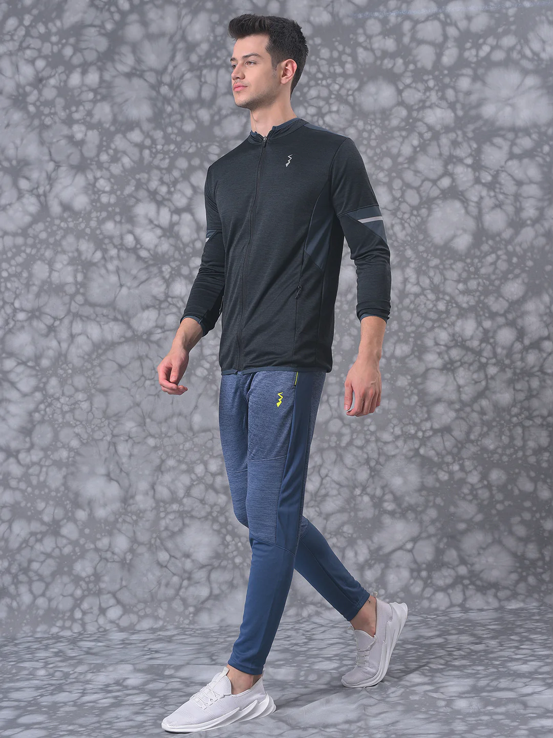 Solid Stylish Casual & Sports Tracksuit - Image 3