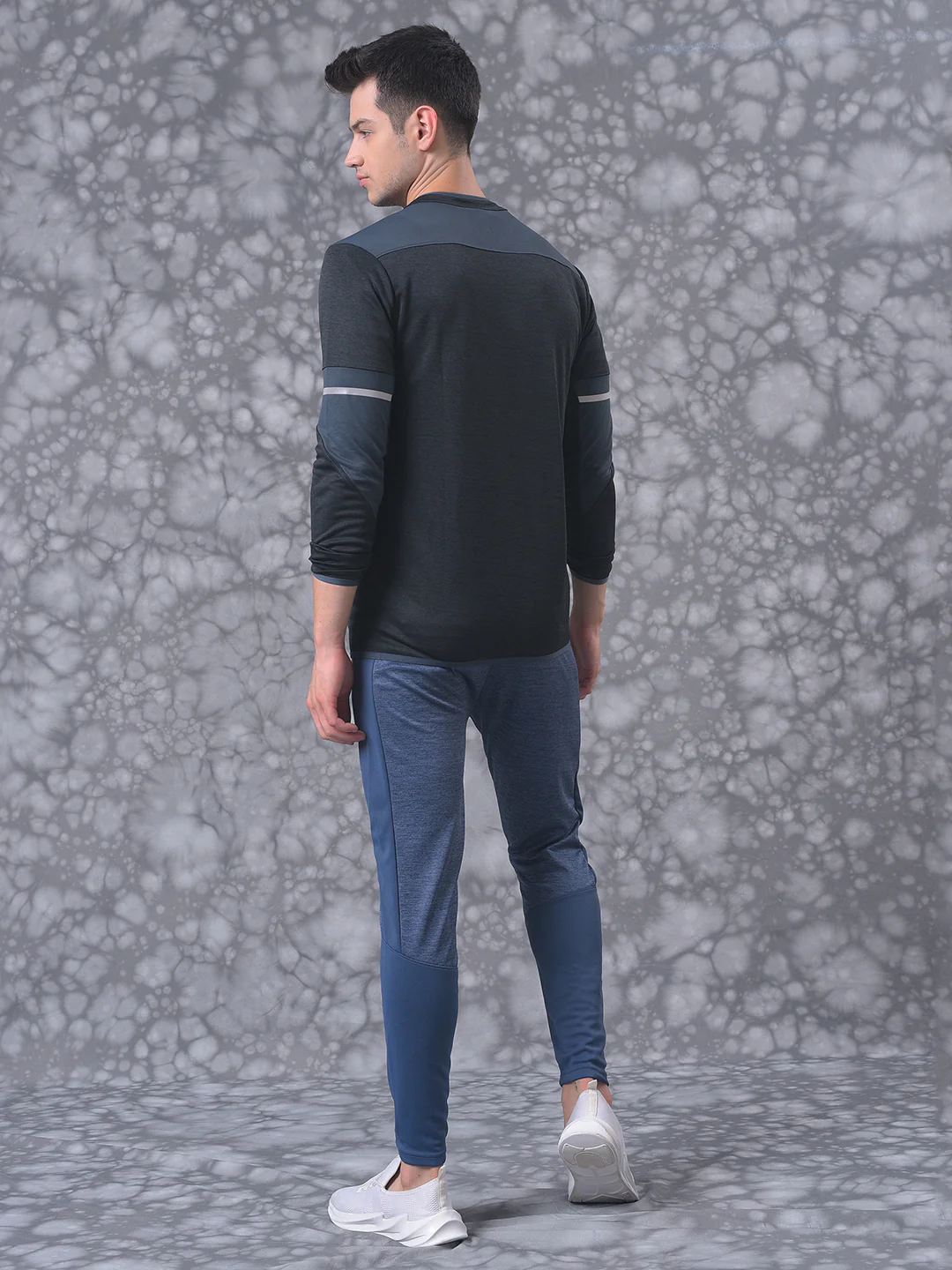 Solid Stylish Casual & Sports Tracksuit - Image 4
