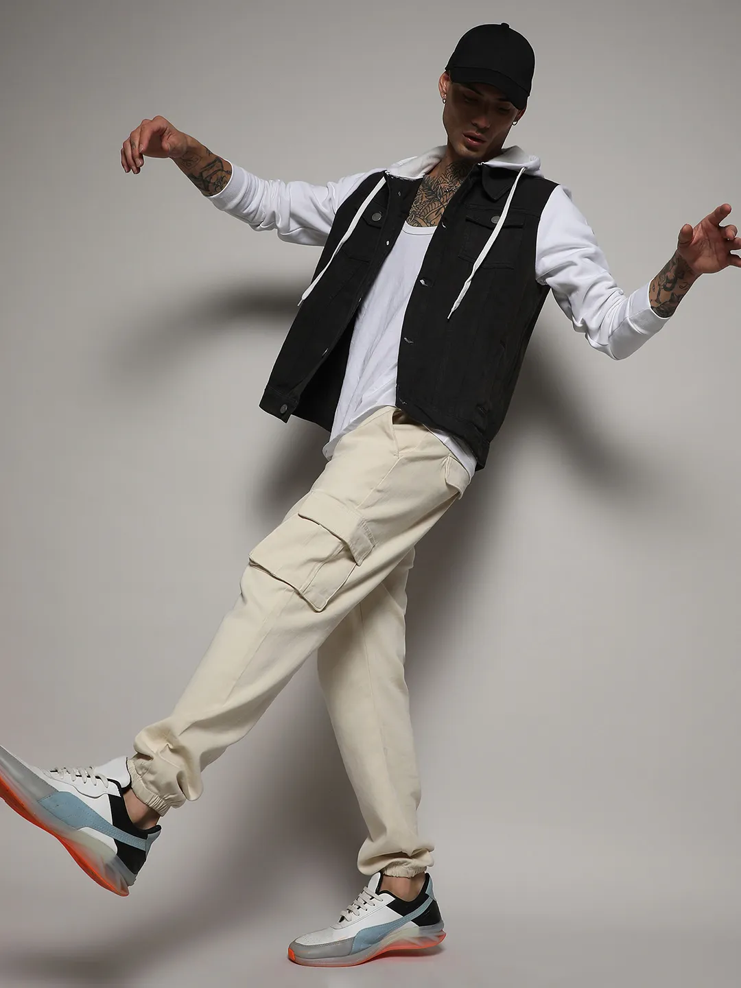 Medium-Wash Denim Jacket With Sweatshirt Sleeve - Image 6