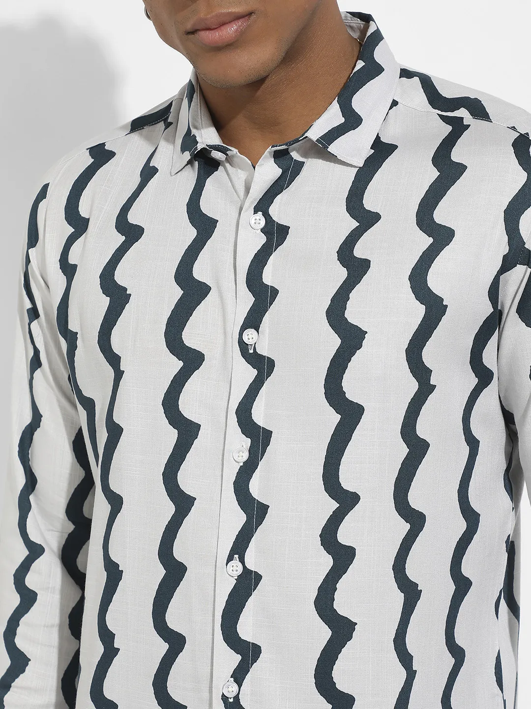 Contrast Paint Lines Shirt - Image 7