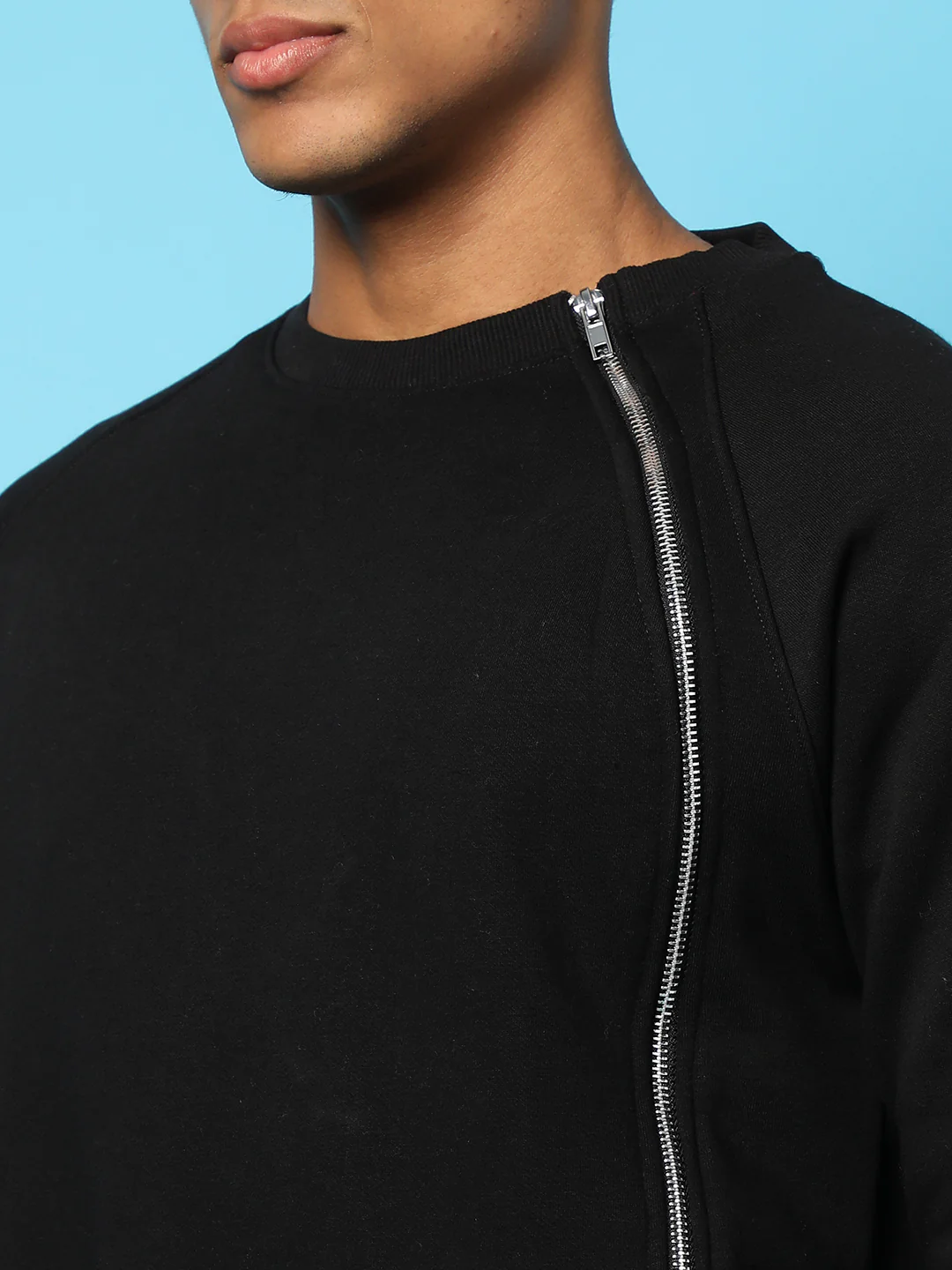 Sweatshirt With Asymmetriclal Zip - Image 5